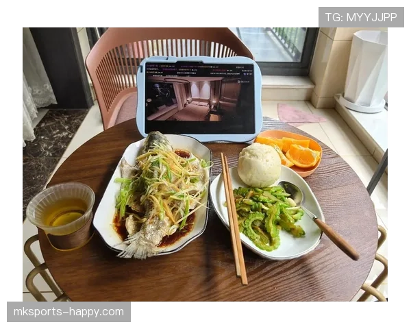 贾一凡训练完随手晒的餐盘，这自律程度谁懂啊